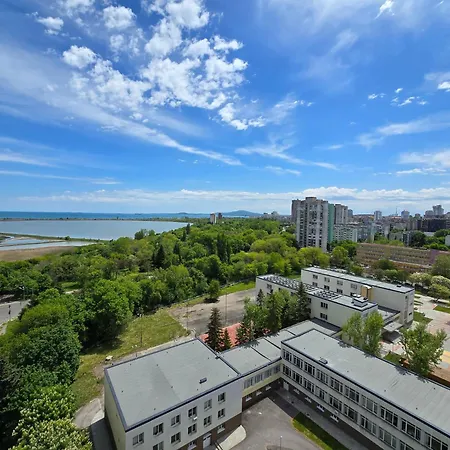 Апартаменты Seasky Smarthome-penthouse With Private Parking Бургас