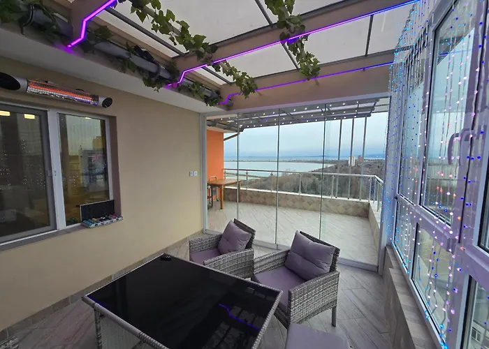 Seasky Smarthome-penthouse With Private Parking Апартаменты Бургас