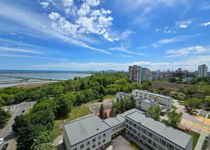 Апартаменты Seasky Smarthome-penthouse With Private Parking Бургас